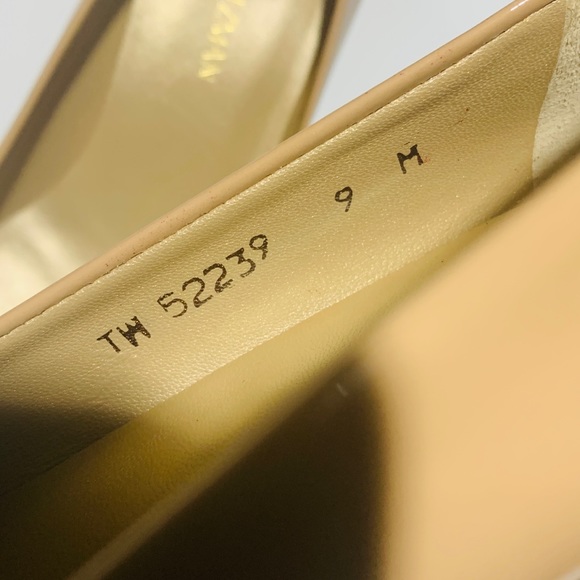 Stuart Weitzman \ Stuart Pointed Toe Sz 9M - Picture 9 of 13